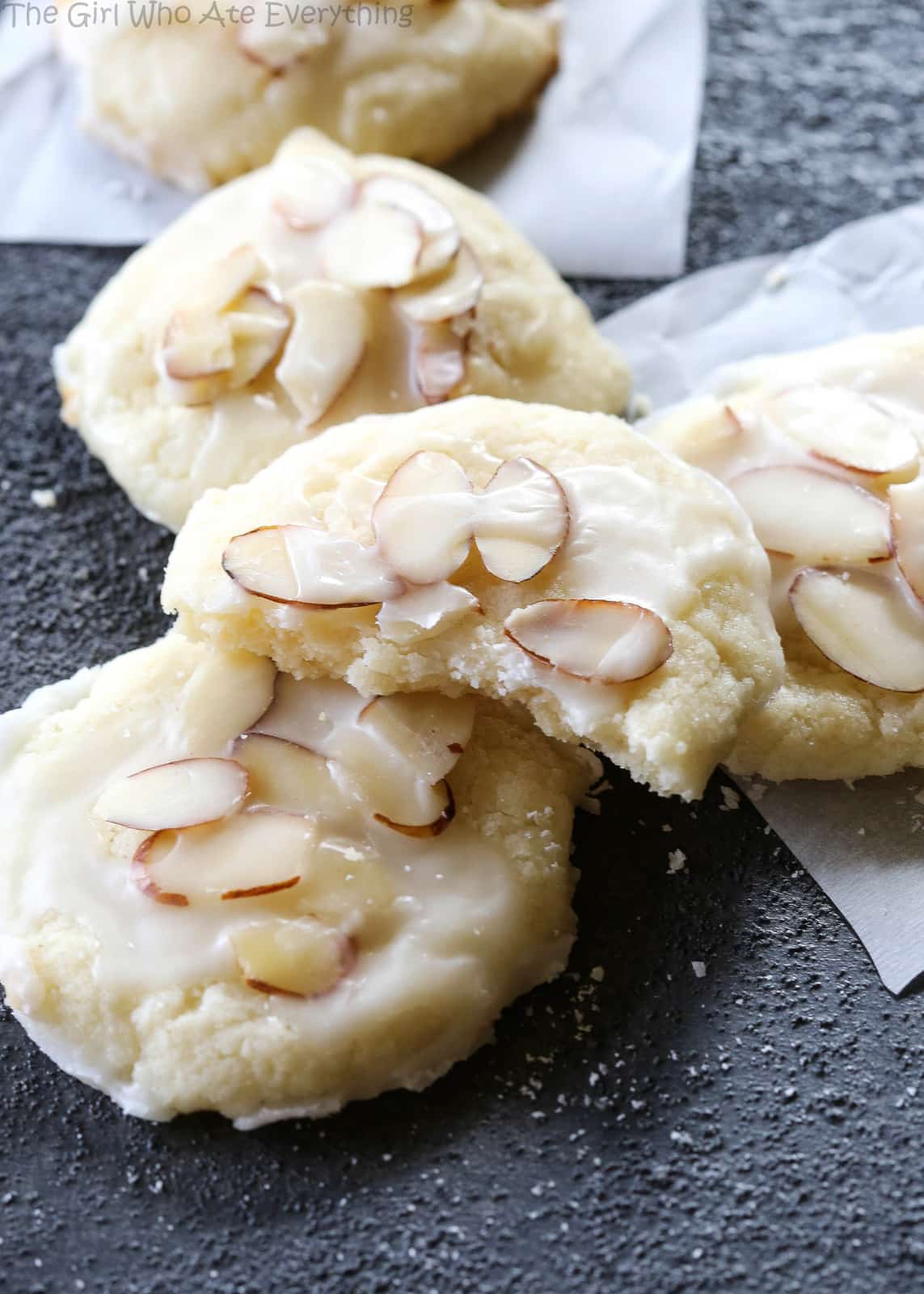 Almond Cookies - a family favorite we all love! the-girl-who-ate-everything.com
