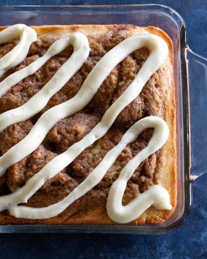 cinnamon roll cake