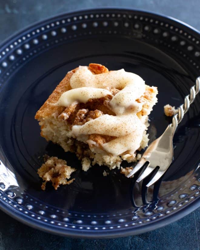 cinnamon roll cake