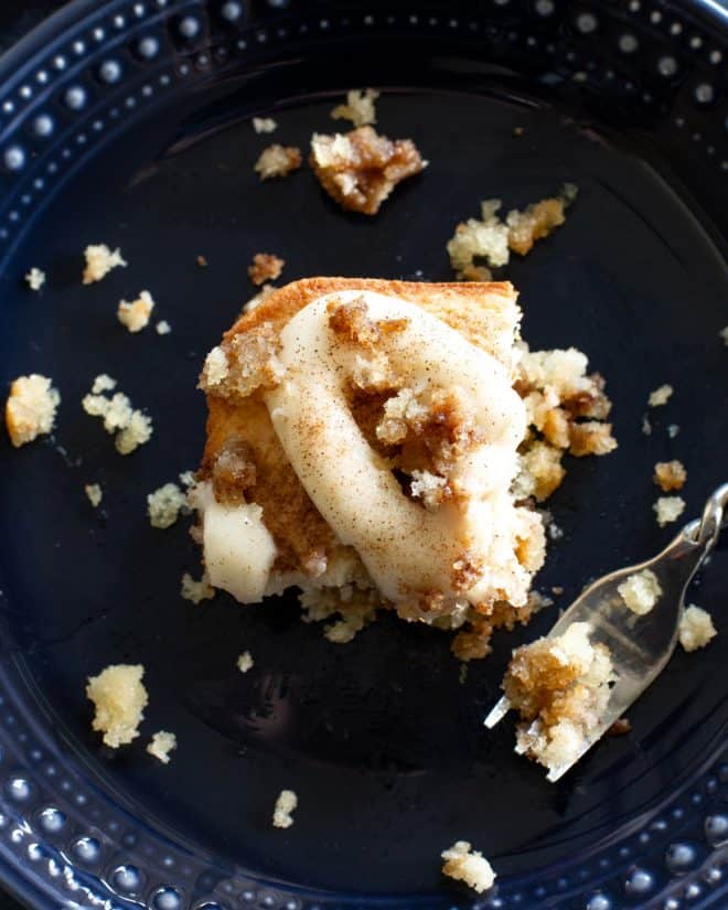 cinnamon roll cake