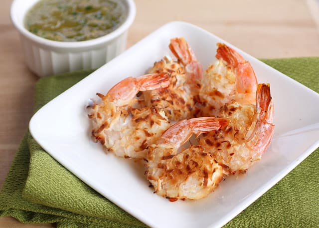 Baked Coconut Shrimp with Pineapple Dipping Sauce - the-girl-who-ate-everything.com
