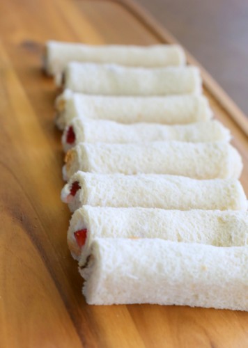 French Toast Roll-Ups - cream cheese, fruit, or whatever fillings you like rolled up in cinnamon sugar bread. the-girl-who-ate-everything.com