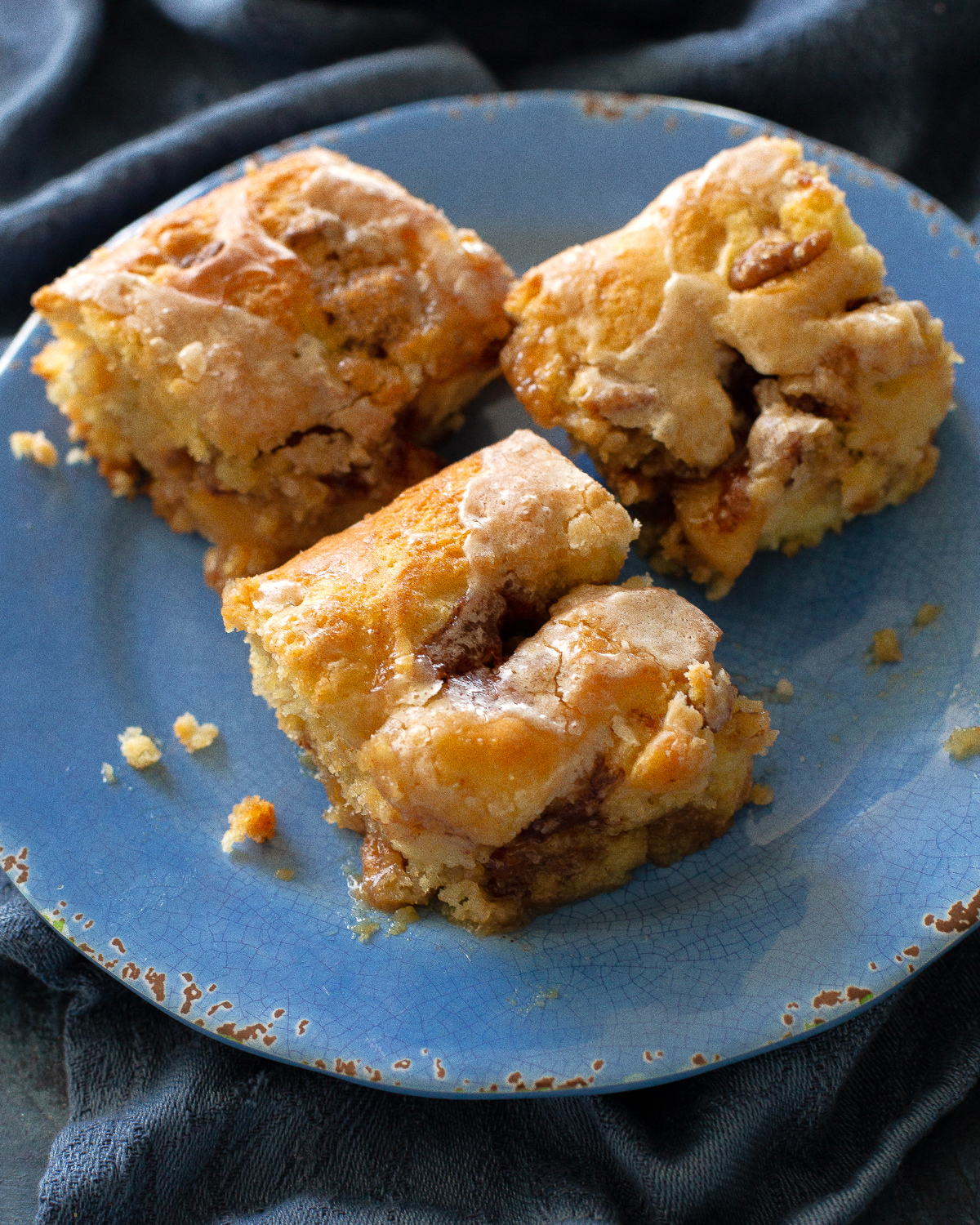 This Apple Streusel Coffee Cake recipe is full of cinnamon apple flavor and big enough to feed a crowd.  No cake mix here. This one starts from scratch! #apple #coffee #cake