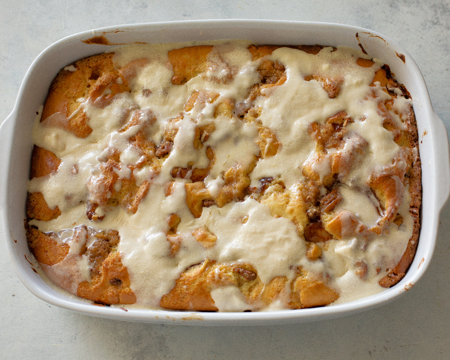 This Apple Streusel Coffee Cake recipe is full of cinnamon apple flavor and big enough to feed a crowd.  No cake mix here. This one starts from scratch! #apple #coffee #cake