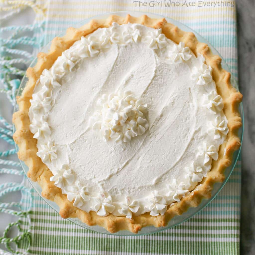 This Banana Cream Pie is made with a super easy homemade custard and layers of bananas. the-girl-who-ate-everything.com