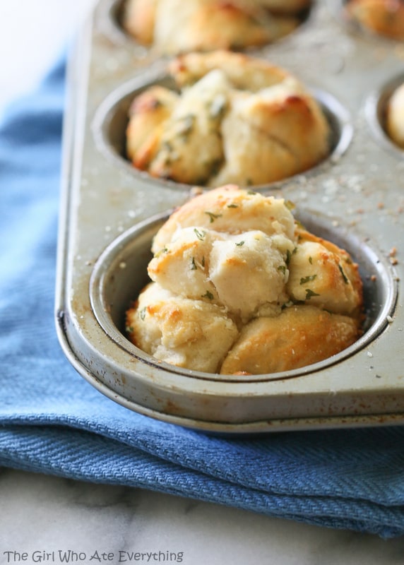 Mini Garlic Monkey Bread - the-girl-who-ate-everything.com