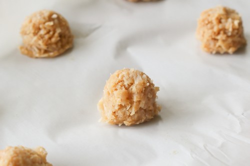 Peanut Butter Macaroons | The Girl Who Ate Everything