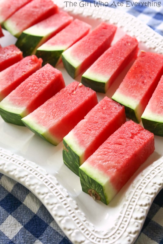 How to Cut A Watermelon Into Sticks the-girl-who-ate-everything.com