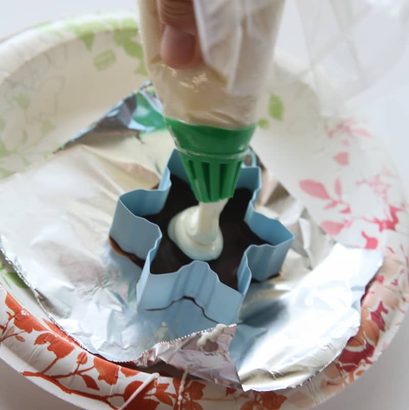 cookie-cutter-peppermint-bark-4