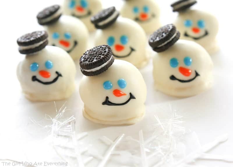 Melted Snowman Oreo Balls - the-girl-who-ate-everything.com