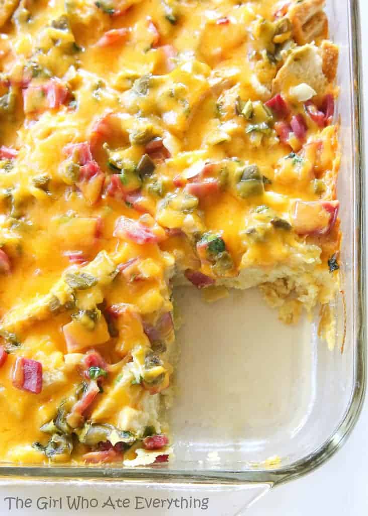 Chili and Ham Breakfast Strata - layered with sourdough, cheddar and ham. This is great for breakfast, brunch, or even dinner. the-girl-who-ate-everything.com