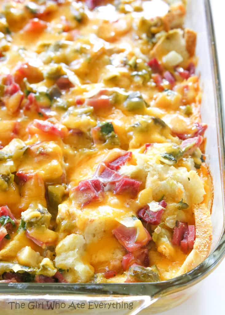 Chili and Ham Breakfast Strata - layered with sourdough, cheddar and ham. This is great for breakfast, brunch, or even dinner. the-girl-who-ate-everything.com