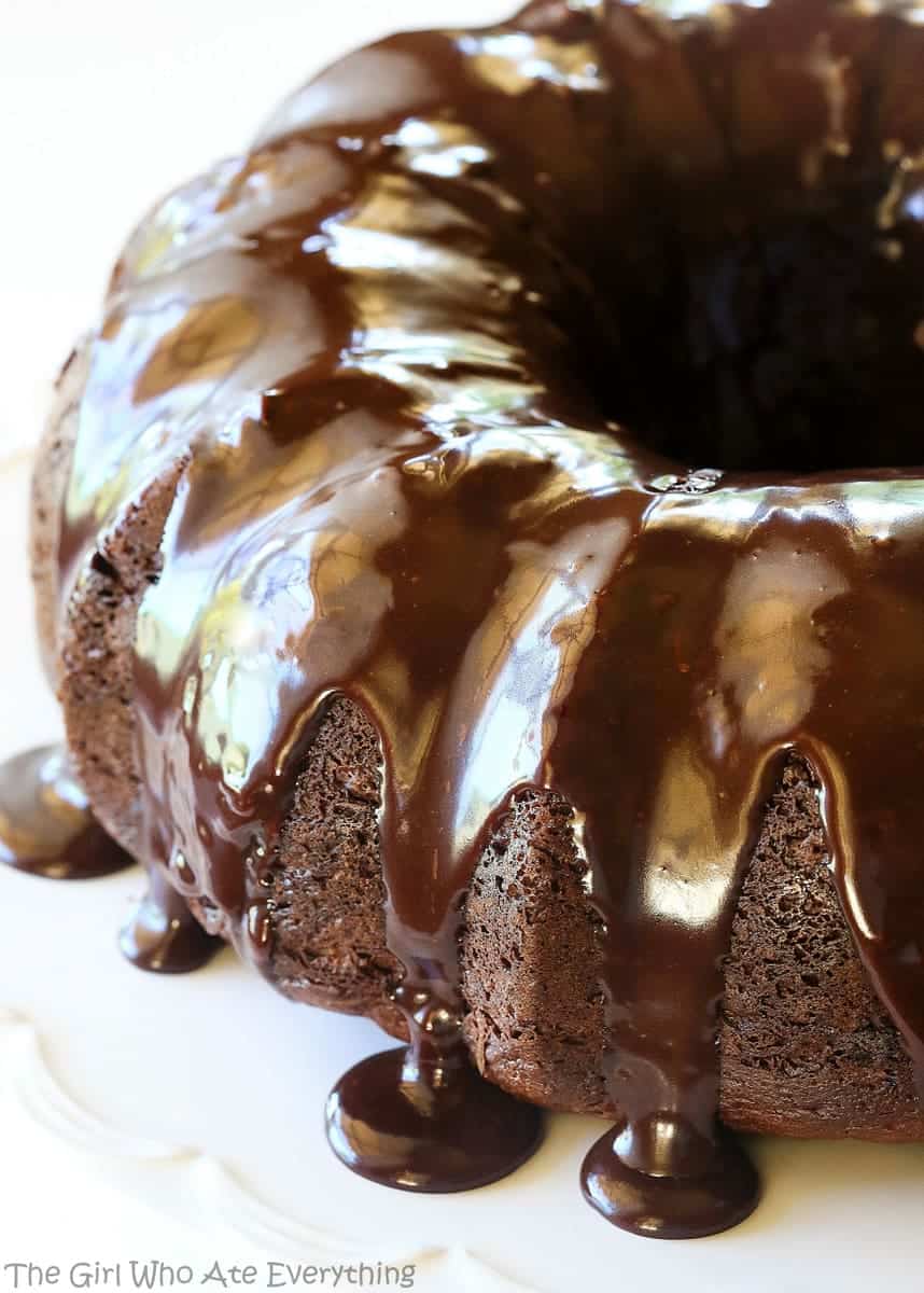 Sinfully Delicious and Easy Chocolate Bundt Cake - the-girl-who-ate-everything.com