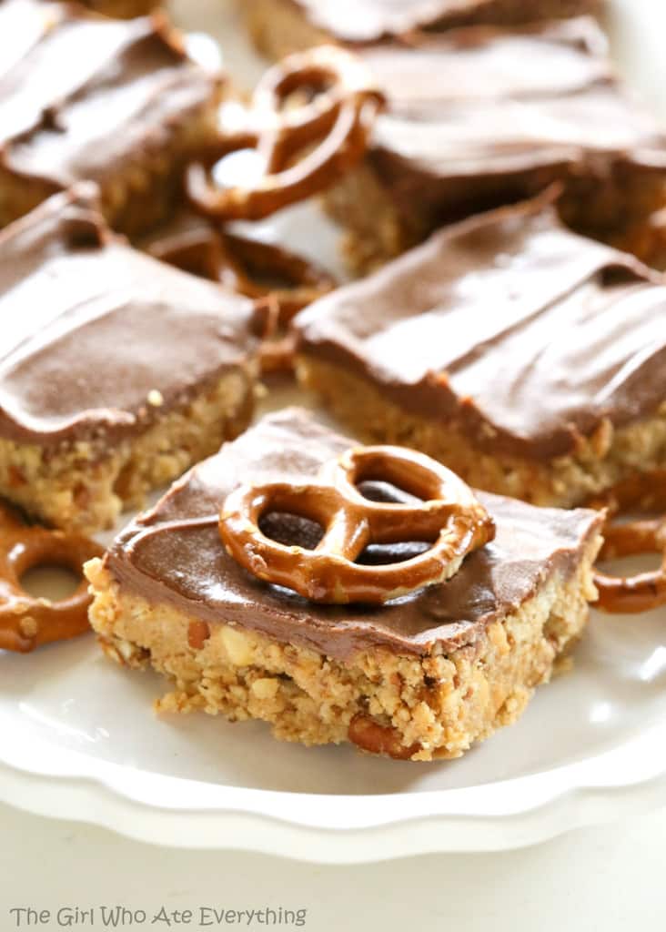 Chocolate Peanut Butter Pretzel Ritz Bars - peanut butter and chocolate bars that are out of this world. the-girl-who-ate-everything.com