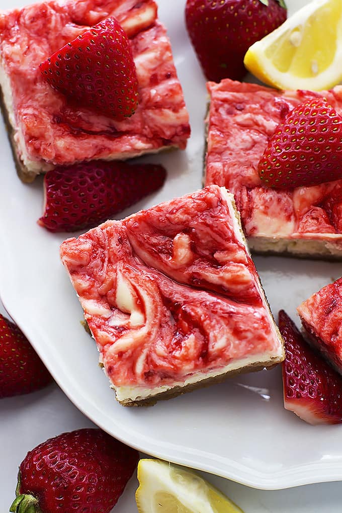 Strawberry Lemon Cheesecake Bars | Le Creme De La Crumb