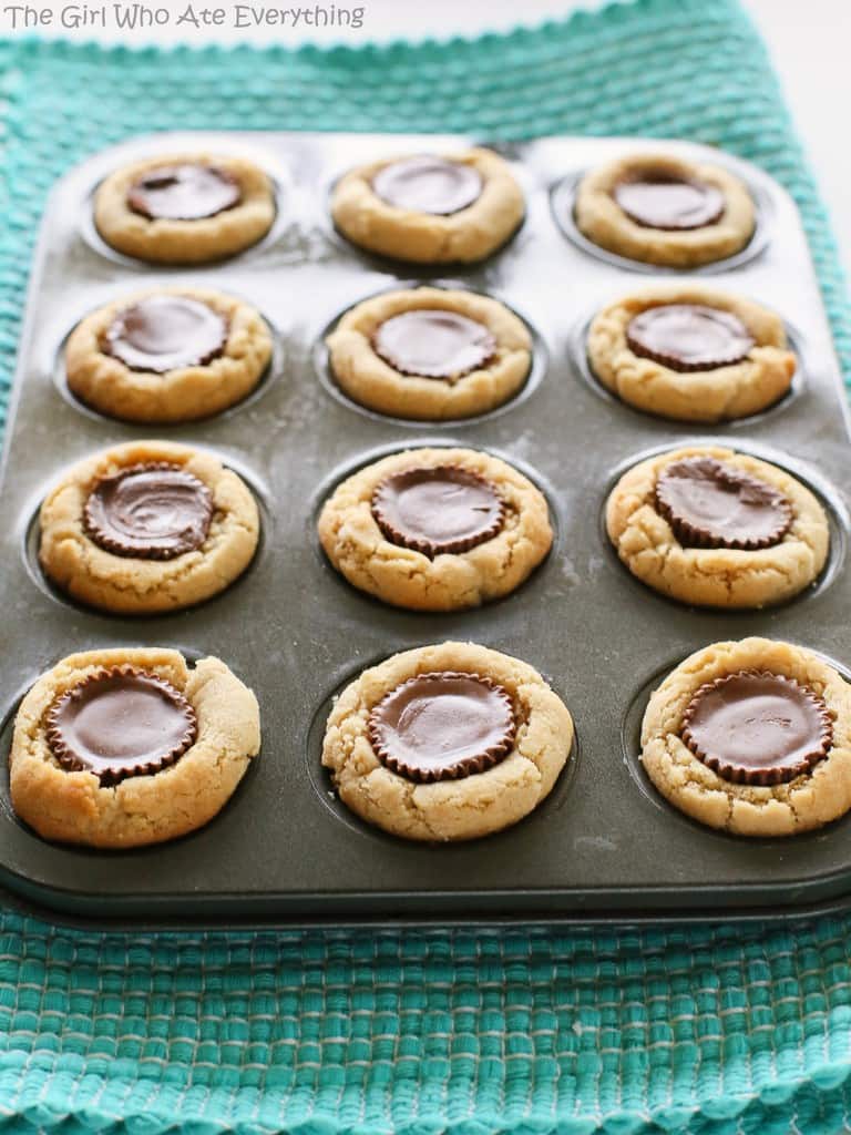 Peanut Butter Cup Cookies - a fool proof recipe that is always a hit. the-girl-who-ate-everything.com