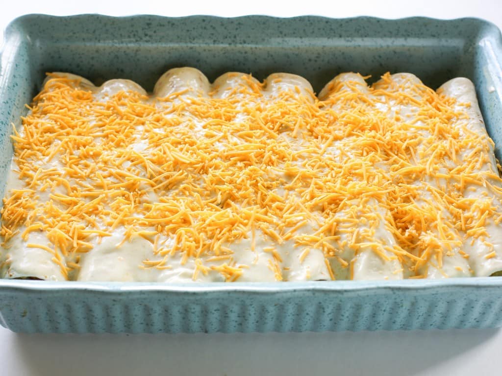 TheGirlWhoAteEverything_ChorizoBreakfast_Enchiladas_Step9_Horizontal