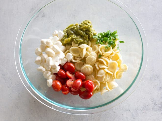 Caprese Pesto Pasta Salad