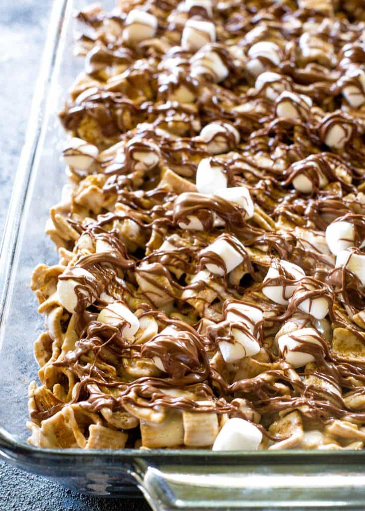 No-Bake S'mores Treats - only 4 ingredients and taste just like S'mores. the-girl-who-ate-everything.com