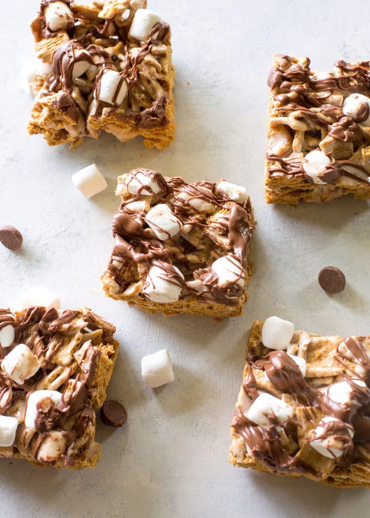 No-Bake S'mores Treats - only 4 ingredients and taste just like S'mores. the-girl-who-ate-everything.com