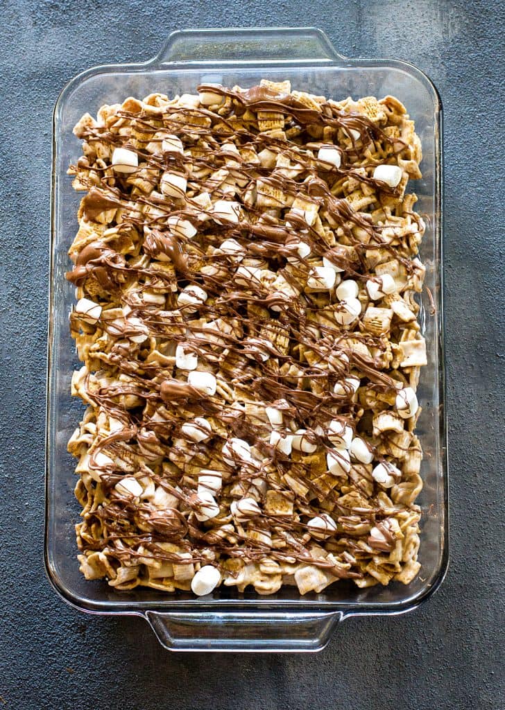 No-Bake S'mores Treats - only 4 ingredients and taste just like S'mores. the-girl-who-ate-everything.com