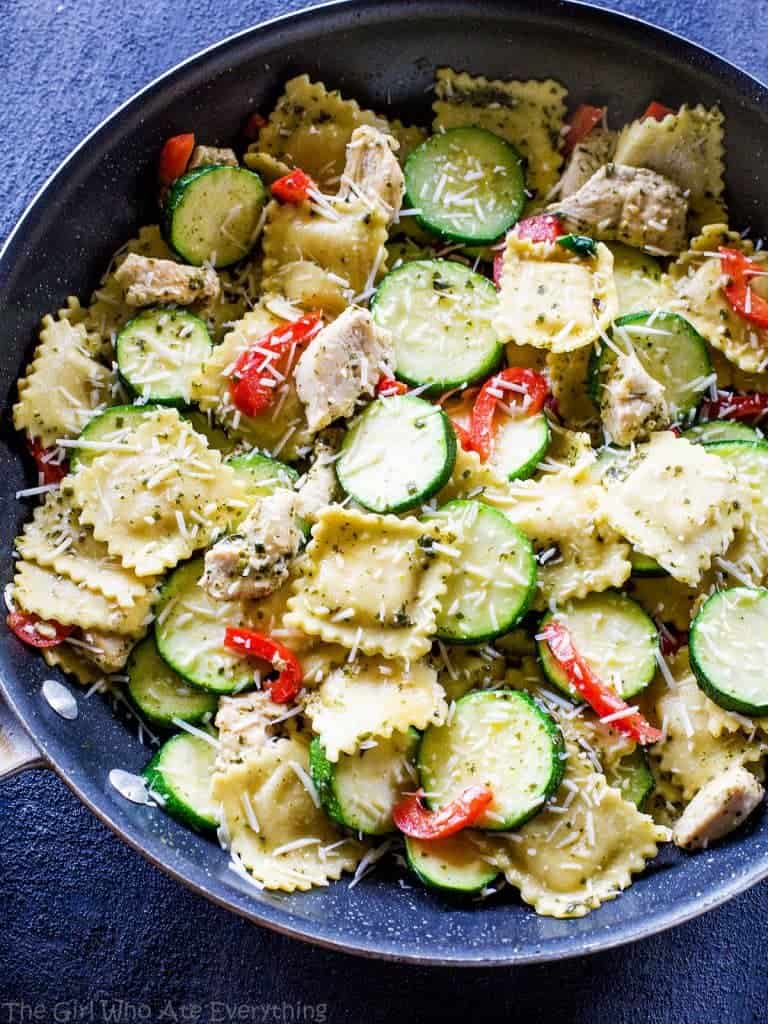 Pesto Ravioli with Chicken 