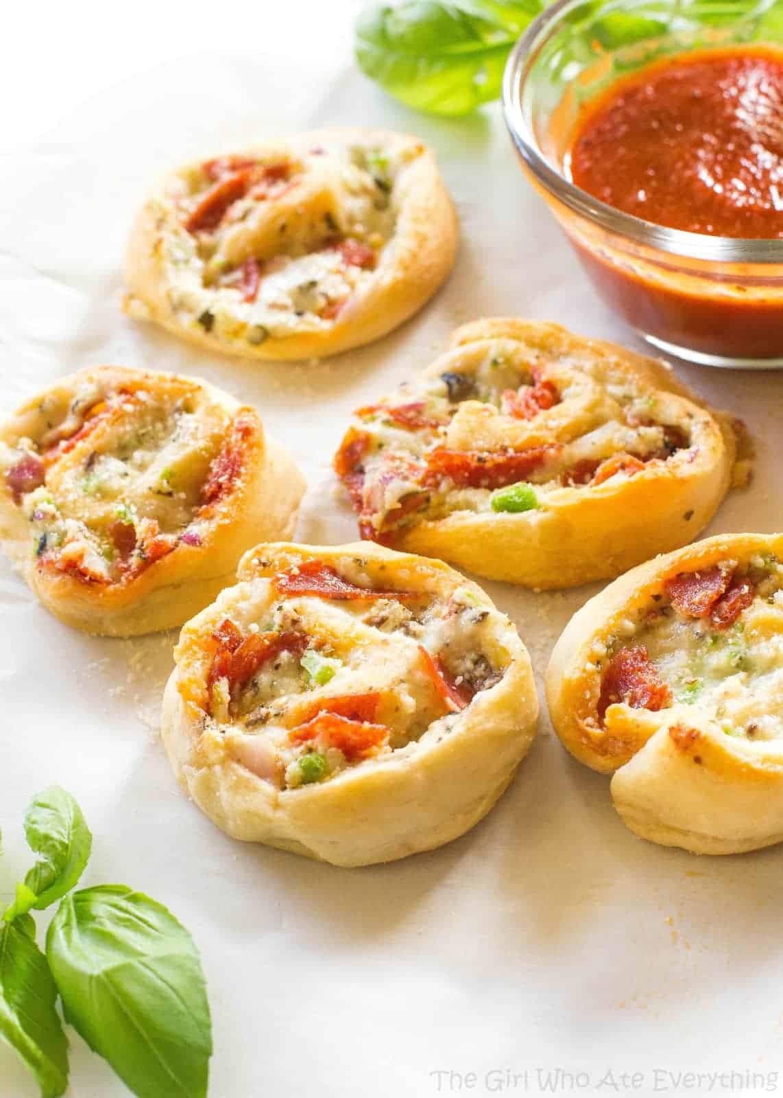 Calzone Pinwheels - pepperoni, mushrooms, onion, and green bell pepper. Guess we should call these Supreme Calzone Pinwheels! the-girl-who-ate-everything.com