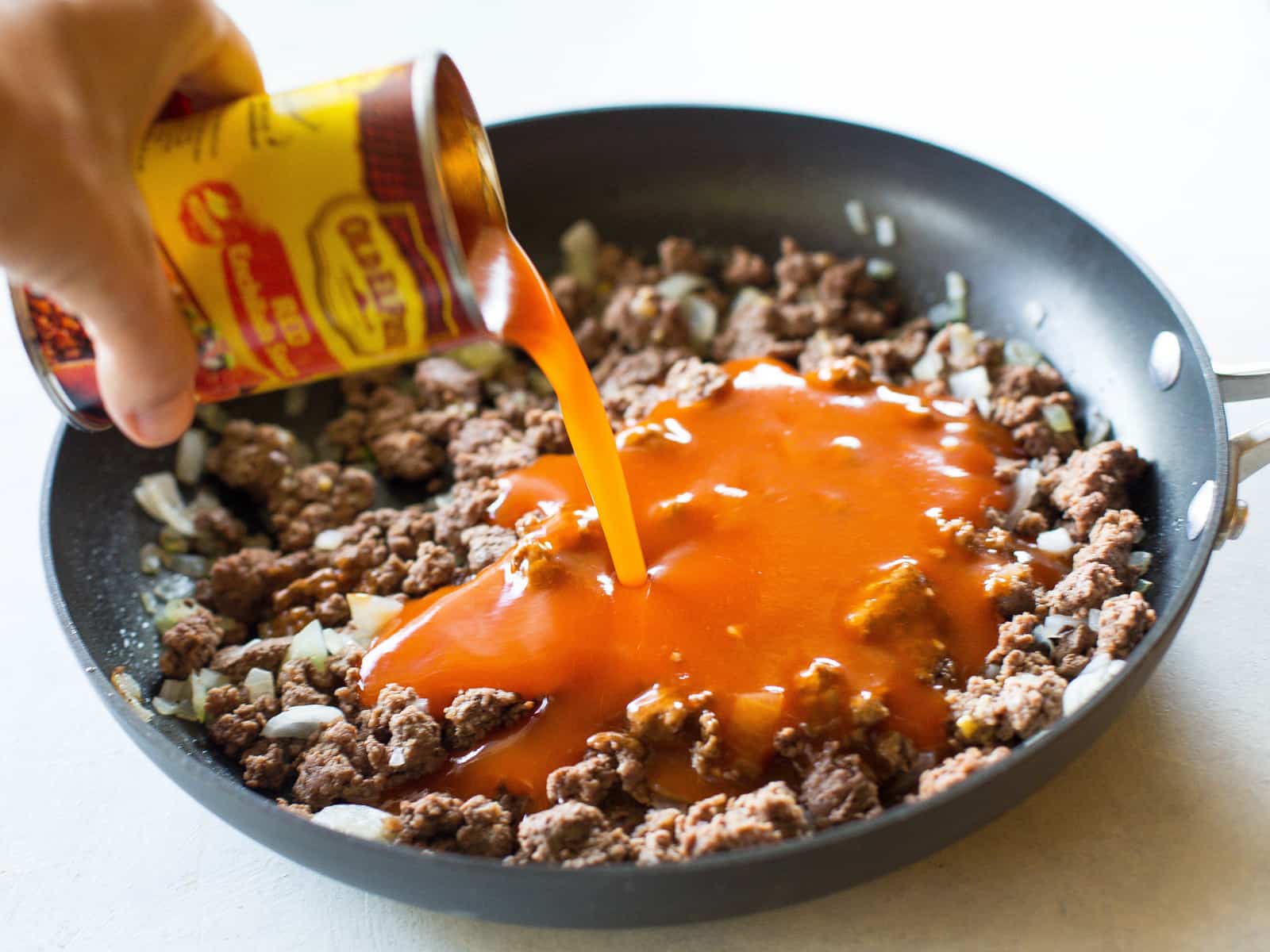 TheGirlWhoAteEverything_BeefEnchiladaDip_Step3_Horizontal