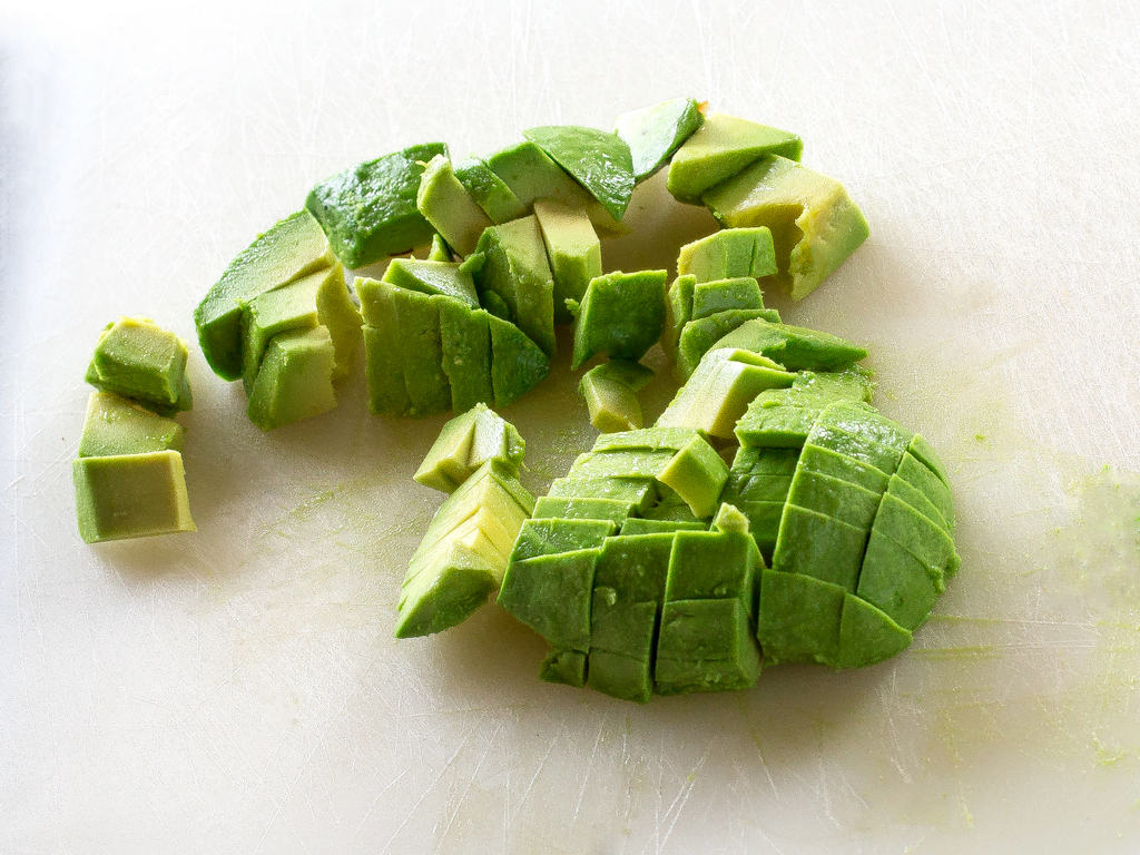 Easy Taco Lettuce Wraps - a low-carb version of taco night! the-girl-who-ate-everything.com