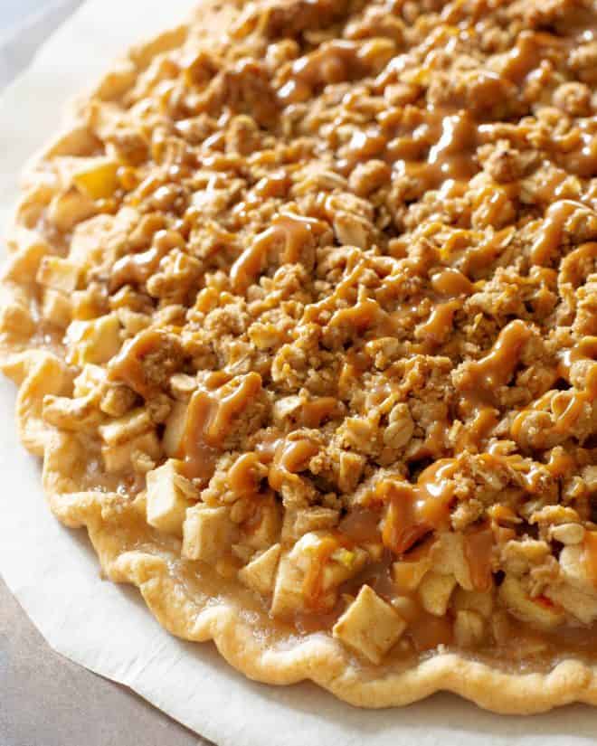 apple crisp pizza