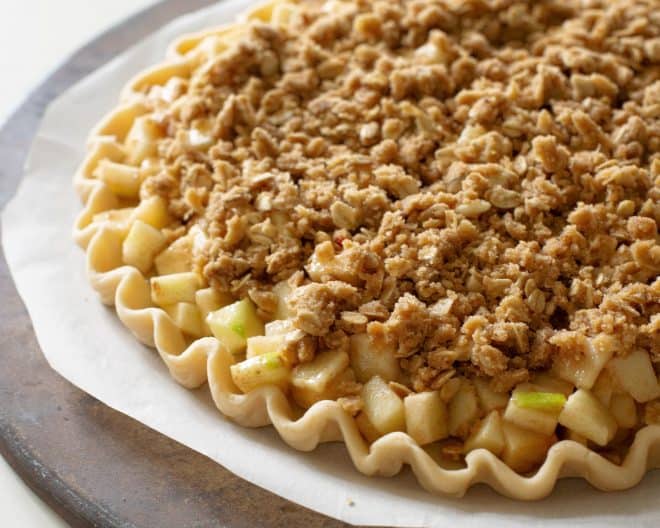 apples with oat topping