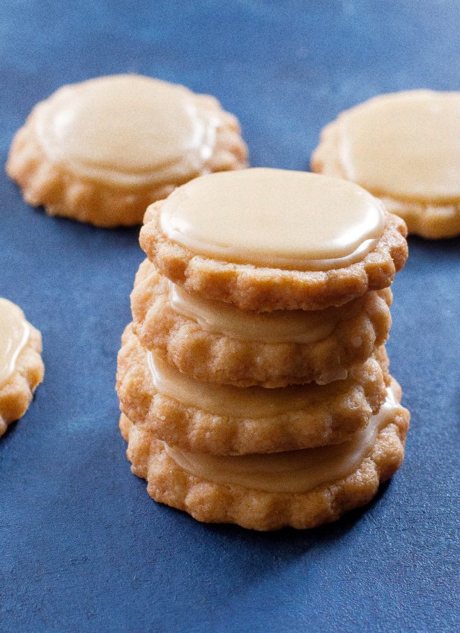 Maple shortbread cookie with maple icing