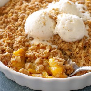 peach crisp with ice cream