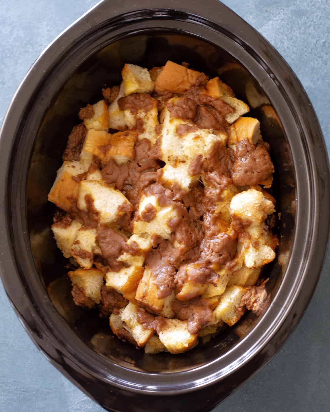 bread and cinnamon in a crockpot