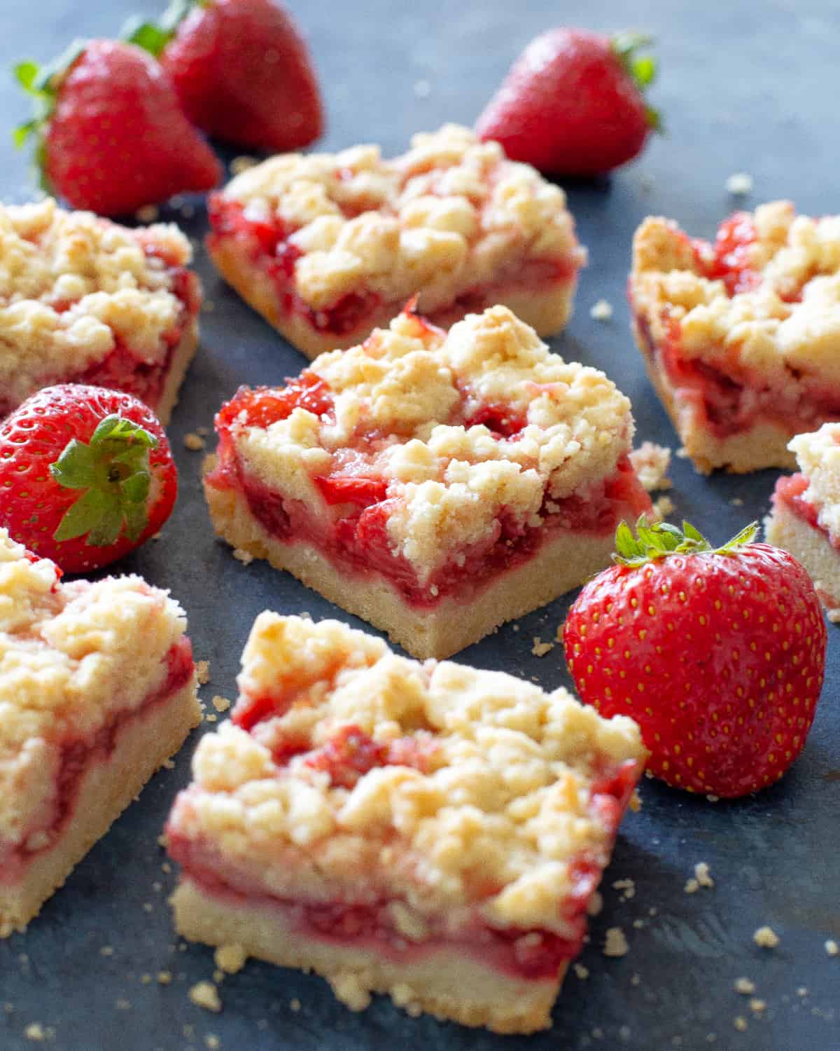 strawberry crumb bars