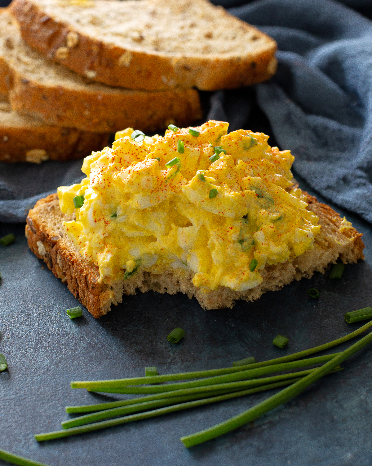 egg salad on bread