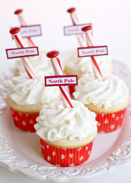 North Pole Cupcakes - simple and easy Christmas cupcakes that are so festive!