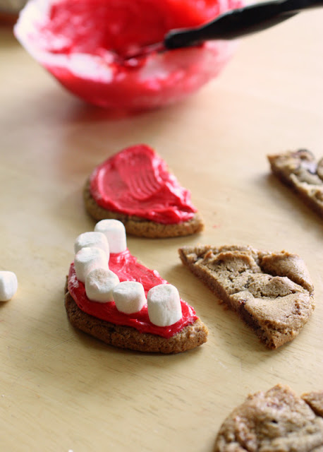 These Dracula Dentures are clever and tasty. This is a recipe that's not only fun to look at but good to eat. the-girl-who-ate-everything.com