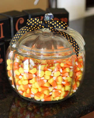 Candy Corn Halloween Bark - delicious and festive. I love this bark! the-girl-who-ate-everything.com